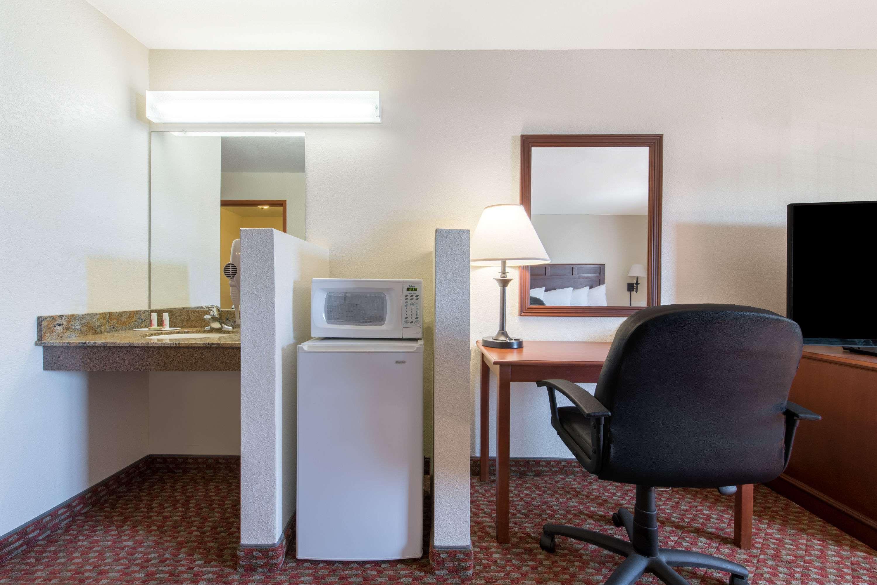 Super 8 By Wyndham Abilene South Otel Dış mekan fotoğraf